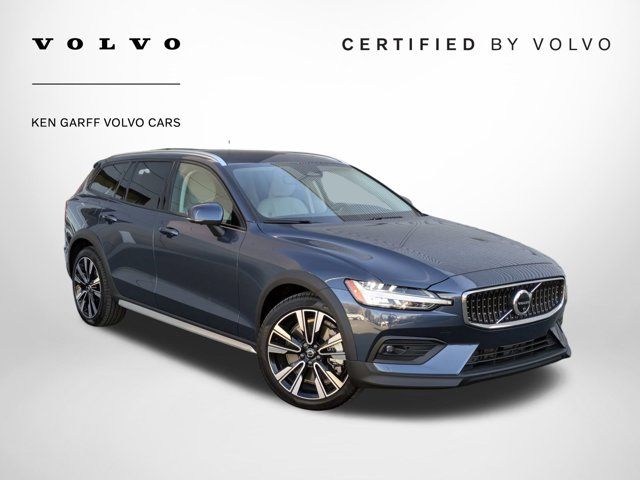 2024 Volvo V60 Cross Country Ultimate