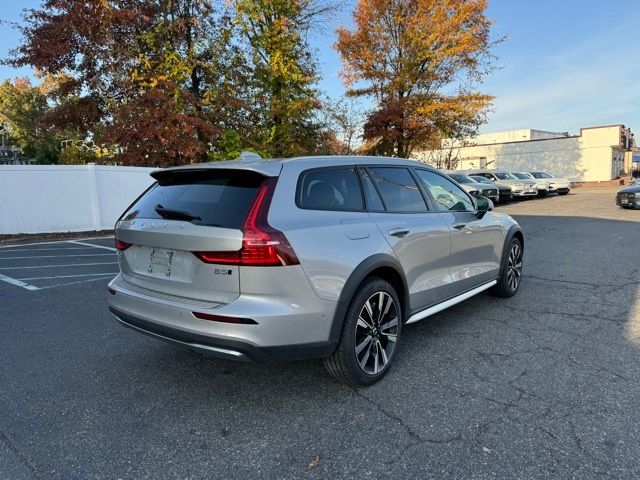 2024 Volvo V60 Cross Country Ultimate