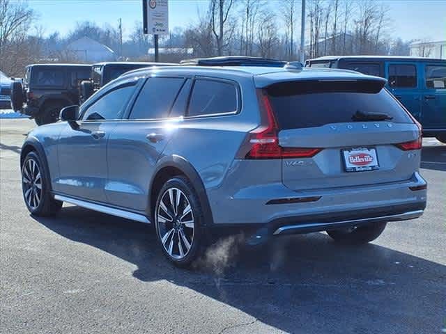 2024 Volvo V60 Cross Country Ultimate