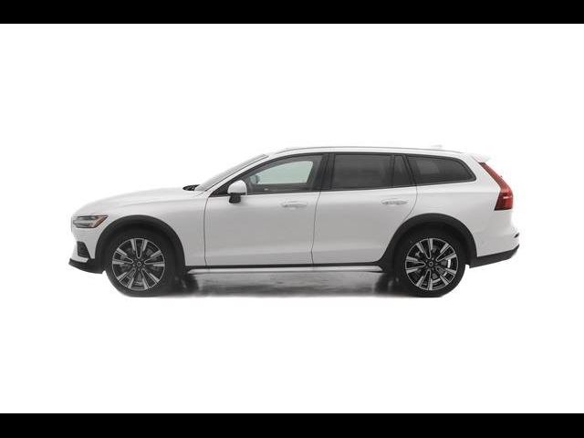 2024 Volvo V60 Cross Country Ultimate