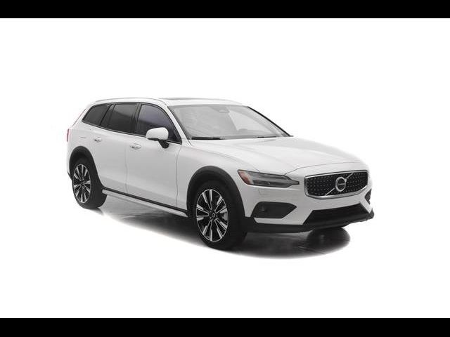 2024 Volvo V60 Cross Country Ultimate