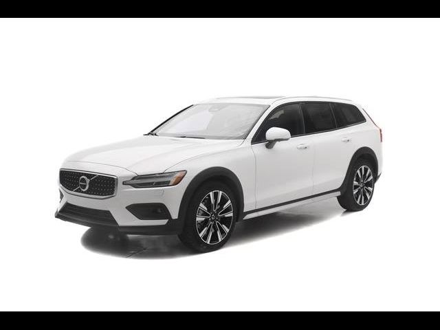 2024 Volvo V60 Cross Country Ultimate