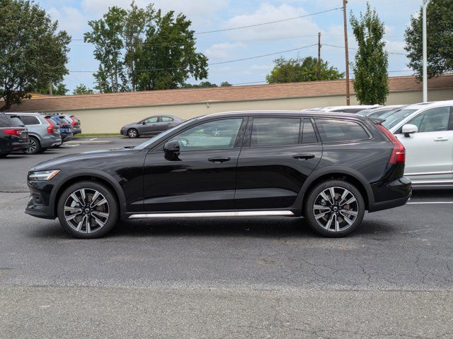 2024 Volvo V60 Cross Country Ultimate