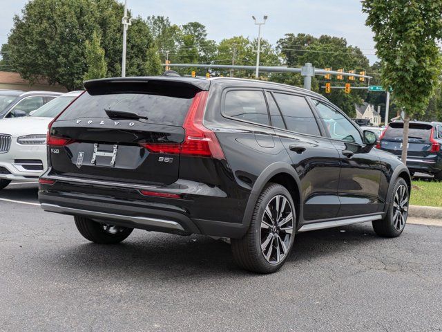 2024 Volvo V60 Cross Country Ultimate