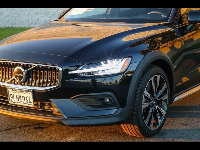 2024 Volvo V60 Cross Country Ultimate