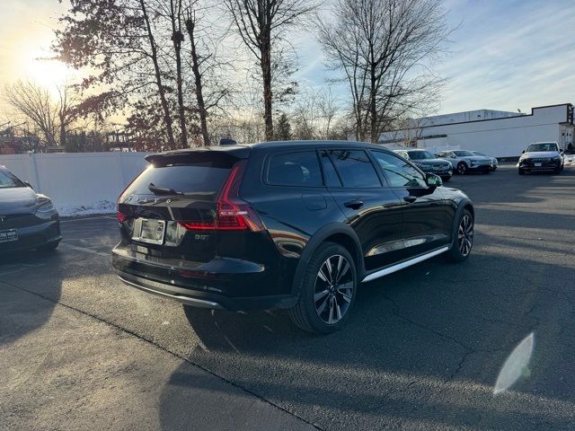 2024 Volvo V60 Cross Country Ultimate