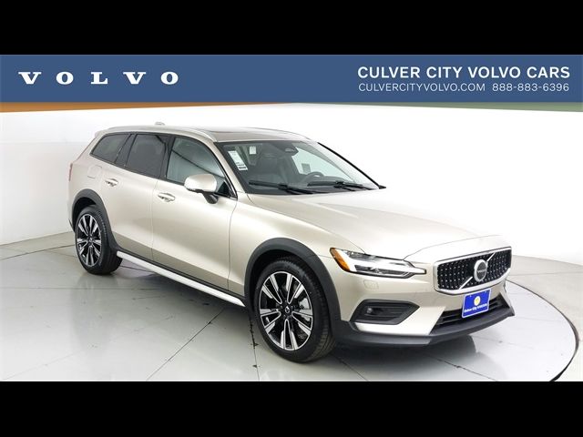 2024 Volvo V60 Cross Country Ultimate