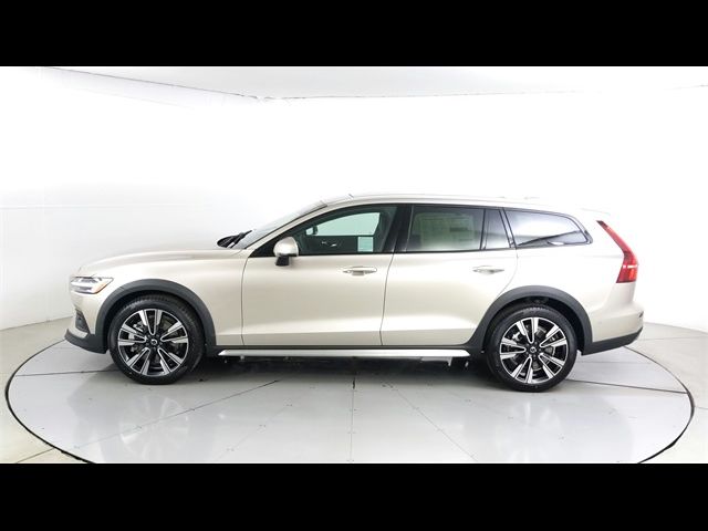 2024 Volvo V60 Cross Country Ultimate