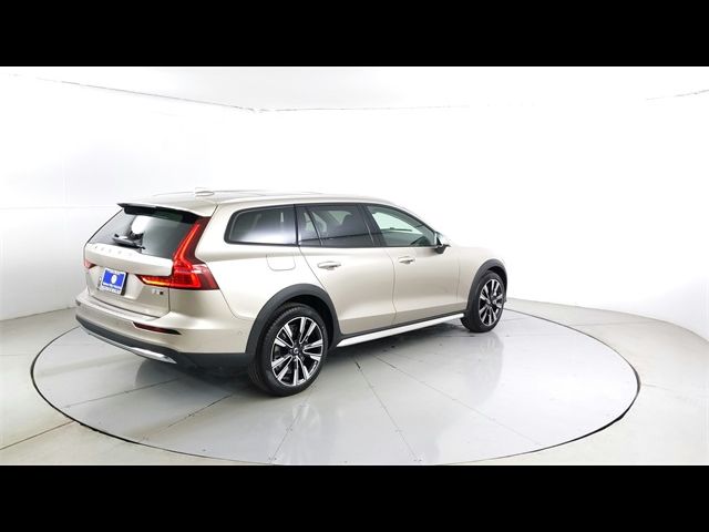 2024 Volvo V60 Cross Country Ultimate