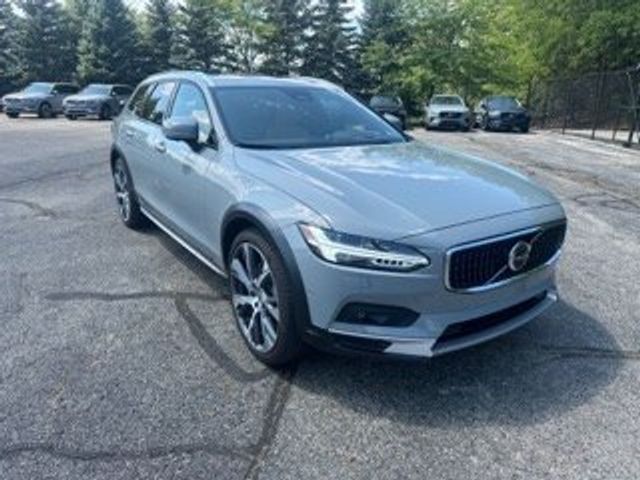 2024 Volvo V90 Cross Country Ultimate