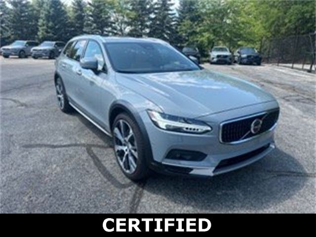 2024 Volvo V90 Cross Country Ultimate