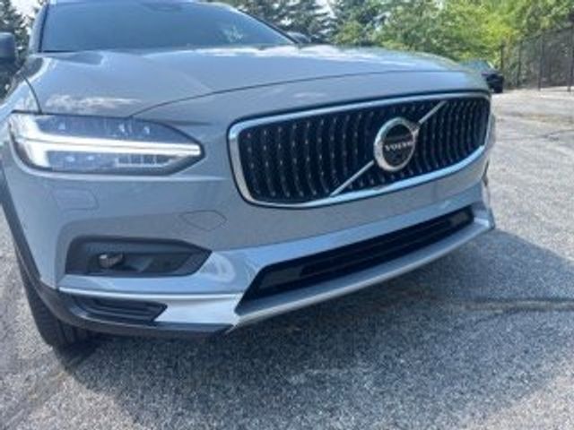 2024 Volvo V90 Cross Country Ultimate