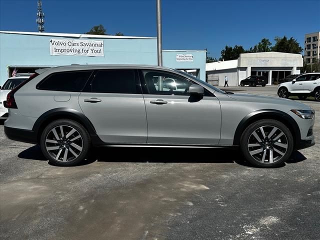 2024 Volvo V90 Cross Country Ultimate