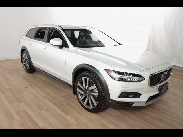 2024 Volvo V90 Cross Country Ultimate