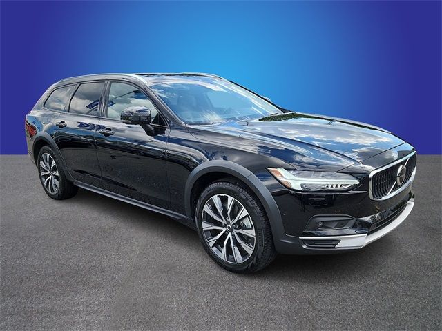 2024 Volvo V90 Cross Country Plus