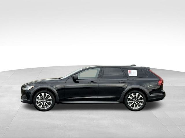 2024 Volvo V90 Cross Country Plus