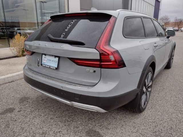 2024 Volvo V90 Cross Country Plus