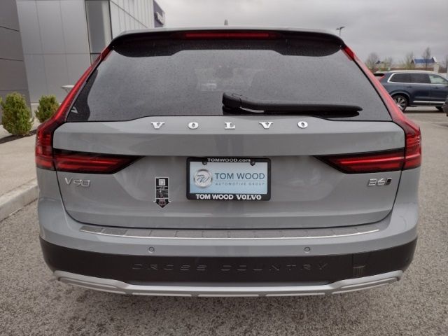 2024 Volvo V90 Cross Country Plus