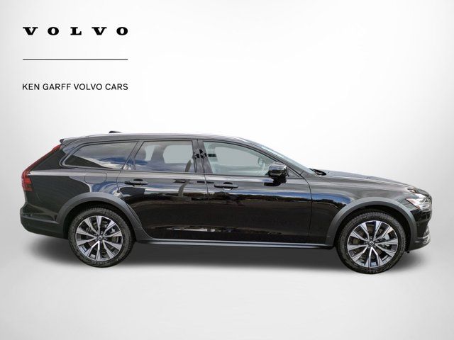 2024 Volvo V90 Cross Country Plus