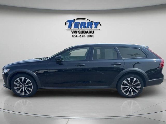 2024 Volvo V90 Cross Country Plus