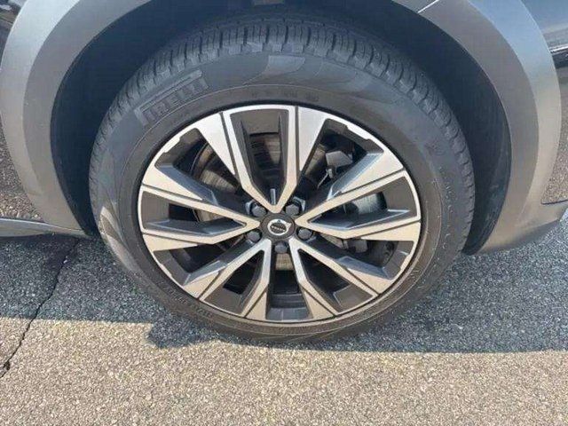 2024 Volvo V90 Cross Country Plus
