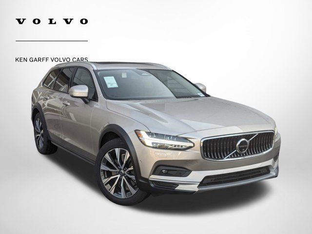 2024 Volvo V90 Cross Country Plus