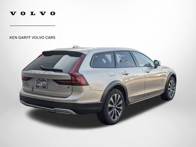 2024 Volvo V90 Cross Country Plus