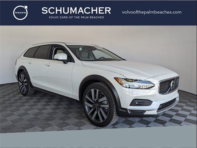 2024 Volvo V90 Cross Country Plus