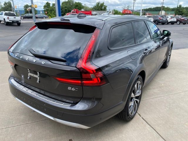 2024 Volvo V90 Cross Country Plus