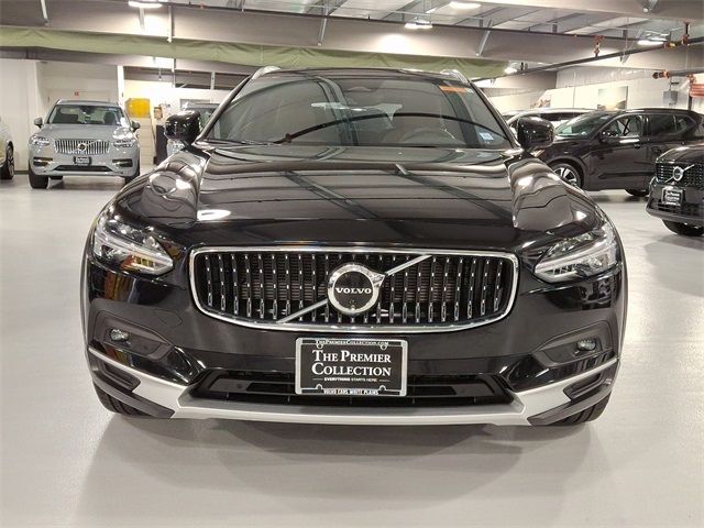 2024 Volvo V90 Cross Country Plus