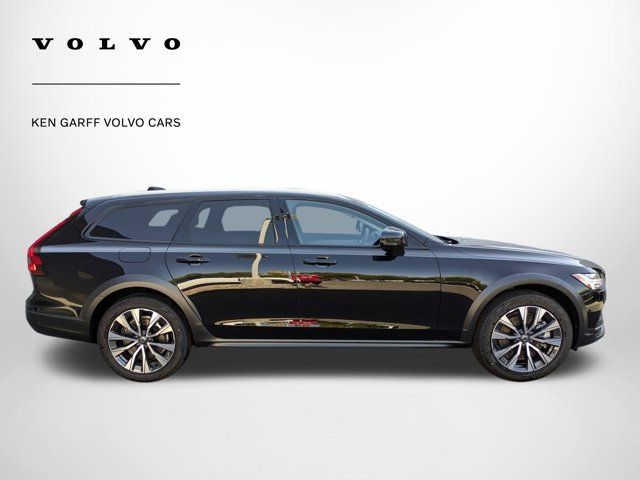 2024 Volvo V90 Cross Country Plus