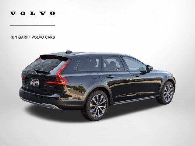 2024 Volvo V90 Cross Country Plus