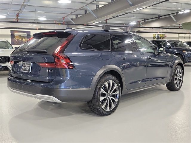 2024 Volvo V90 Cross Country Plus