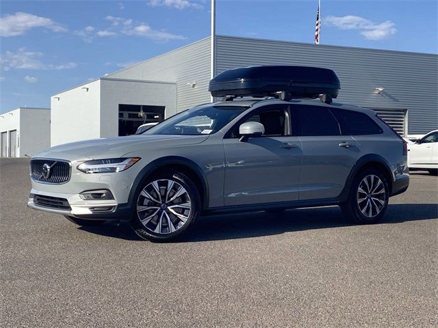 2024 Volvo V90 Cross Country Plus