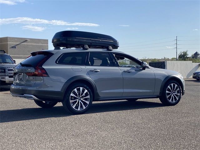 2024 Volvo V90 Cross Country Plus