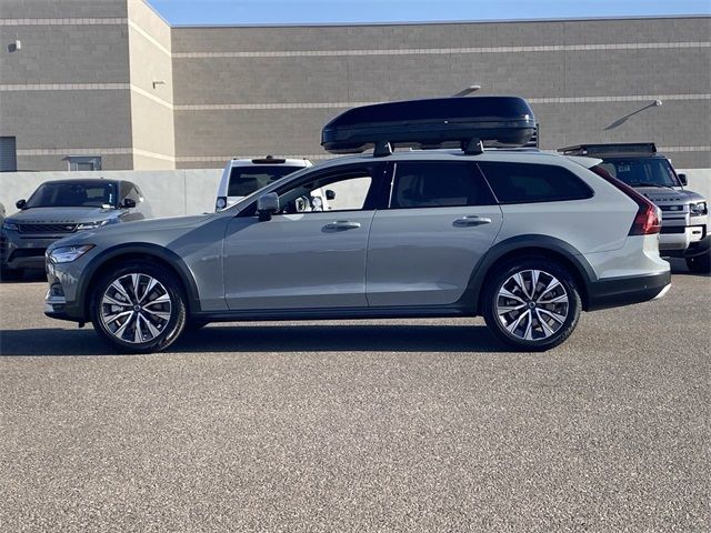 2024 Volvo V90 Cross Country Plus