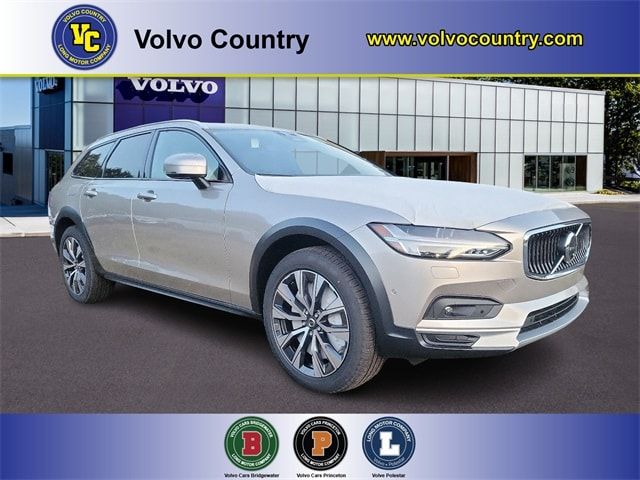 2024 Volvo V90 Cross Country Plus