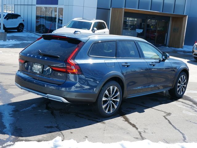 2024 Volvo V90 Cross Country Plus