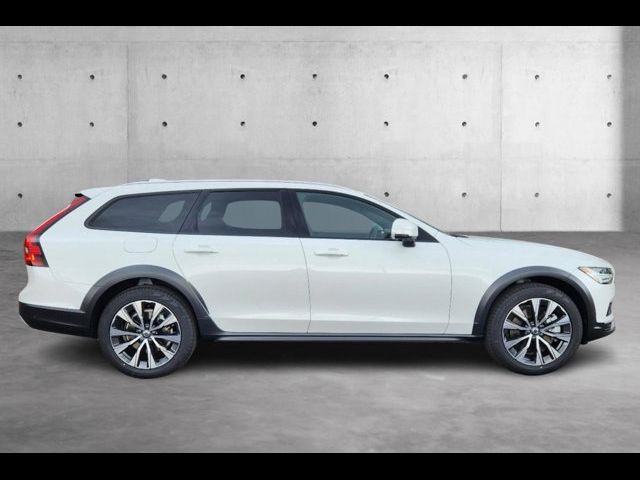 2024 Volvo V90 Cross Country Plus