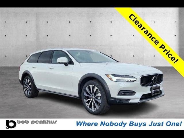 2024 Volvo V90 Cross Country Plus