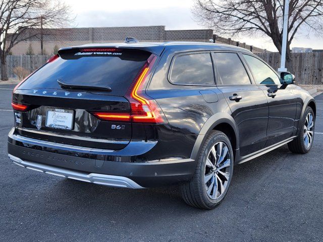 2024 Volvo V90 Cross Country Plus