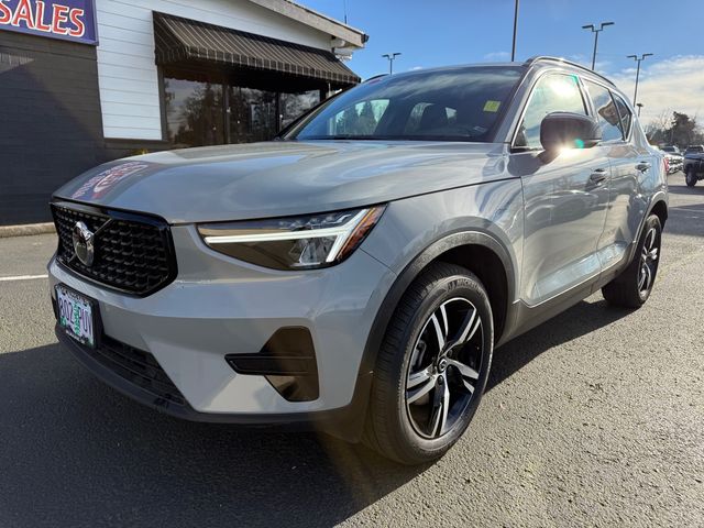 2024 Volvo XC40 