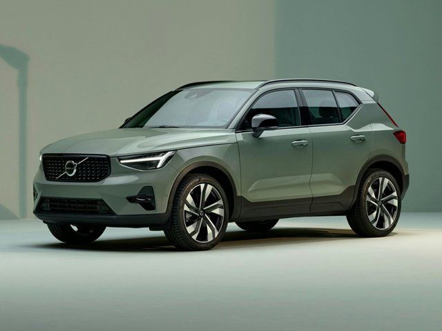 2024 Volvo XC40 Core Bright Theme