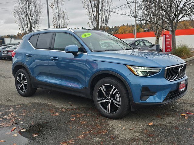 2024 Volvo XC40 Core Bright Theme