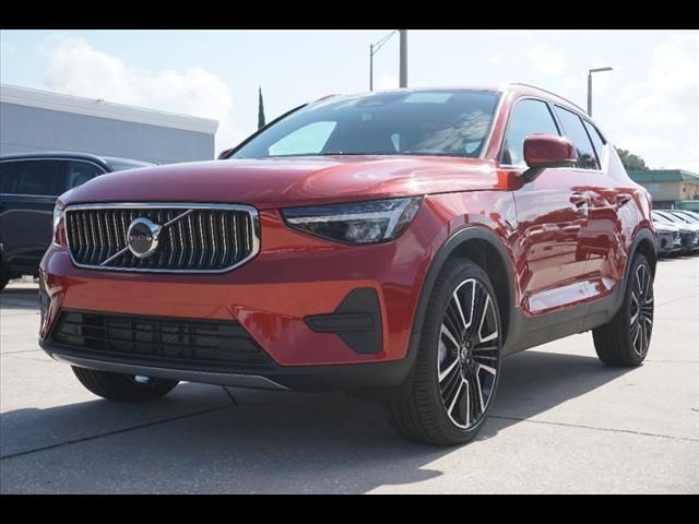 2024 Volvo XC40 Core Dark Theme