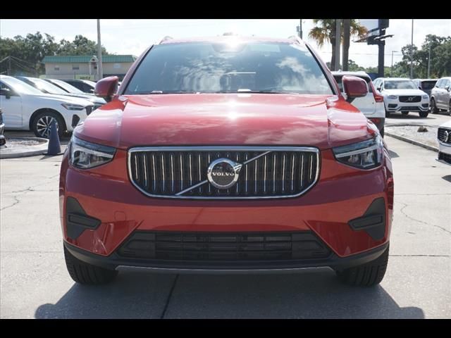 2024 Volvo XC40 Core Dark Theme