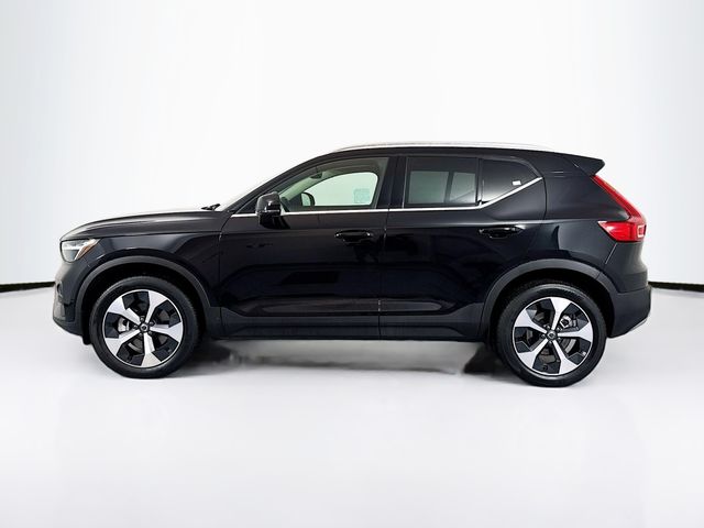 2024 Volvo XC40 Plus Bright Theme