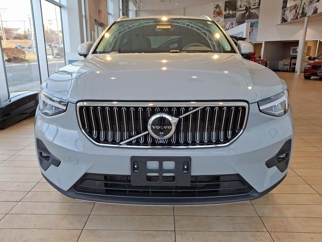 2024 Volvo XC40 Plus Bright Theme