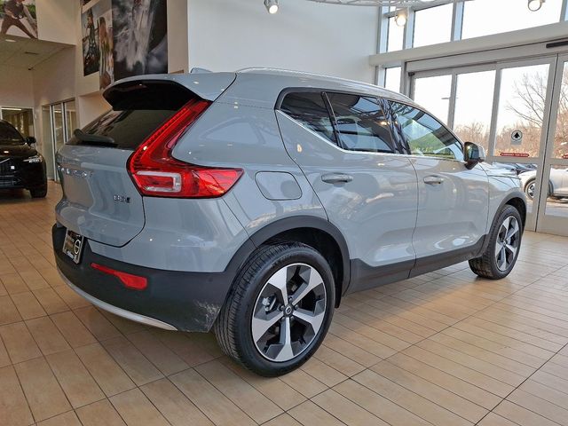 2024 Volvo XC40 Plus Bright Theme