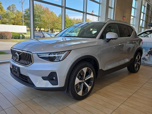 2024 Volvo XC40 Plus Bright Theme